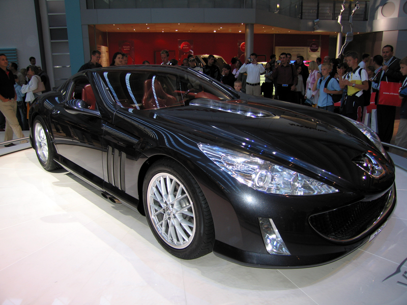 Illustration for article titled Would Dragon: 2004 Peugot 907 V12 Concept